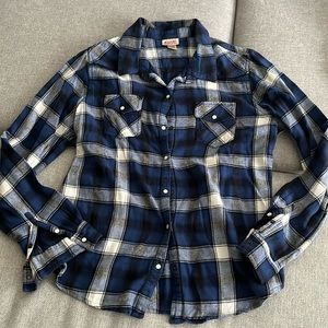 Mossimo monochromatic blues and white button down shirt